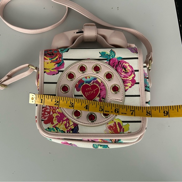 Betsey Johnson “cute” Phone purse - Picture 5 of 7